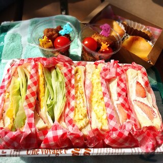ピクニックにサンドイッチ